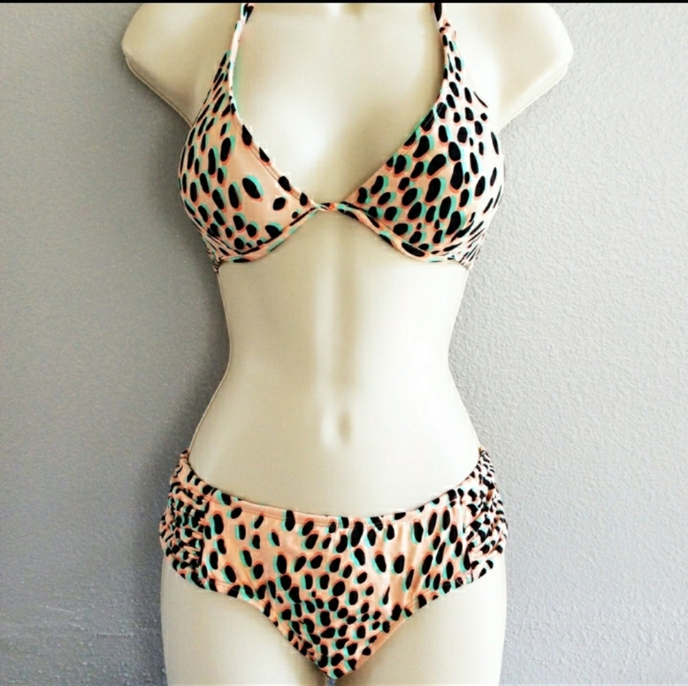 Nwt! Leopard print bikini